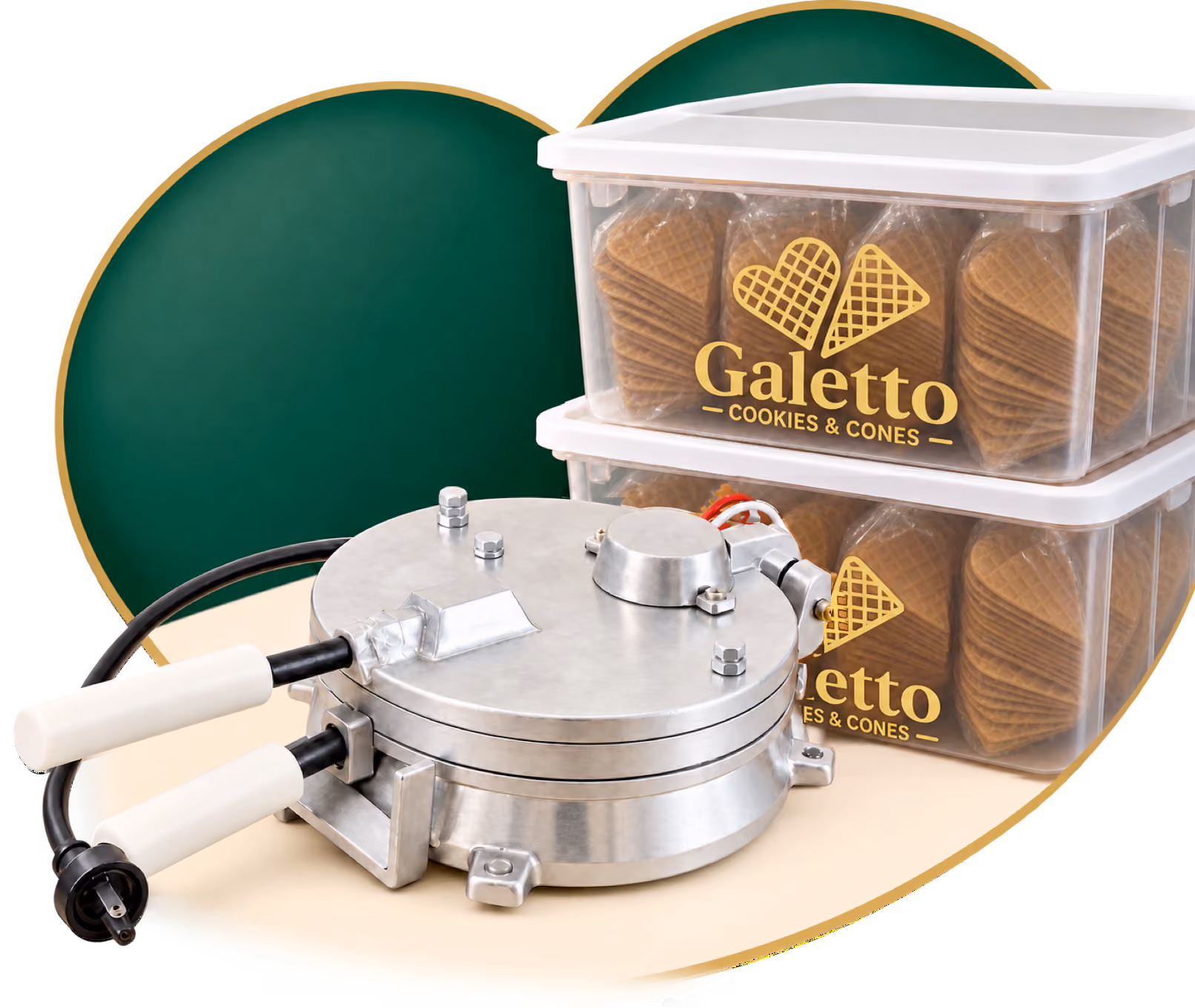 Waflera profesional de acero junto a dos cajas reutilizables de Galetto llenas de galletas corazón